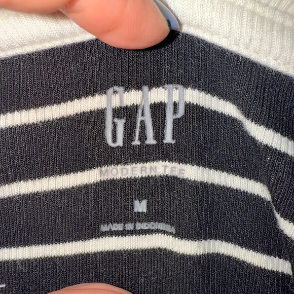 Gap Modern Tee Striped Size Medium - Picture 5 of 5